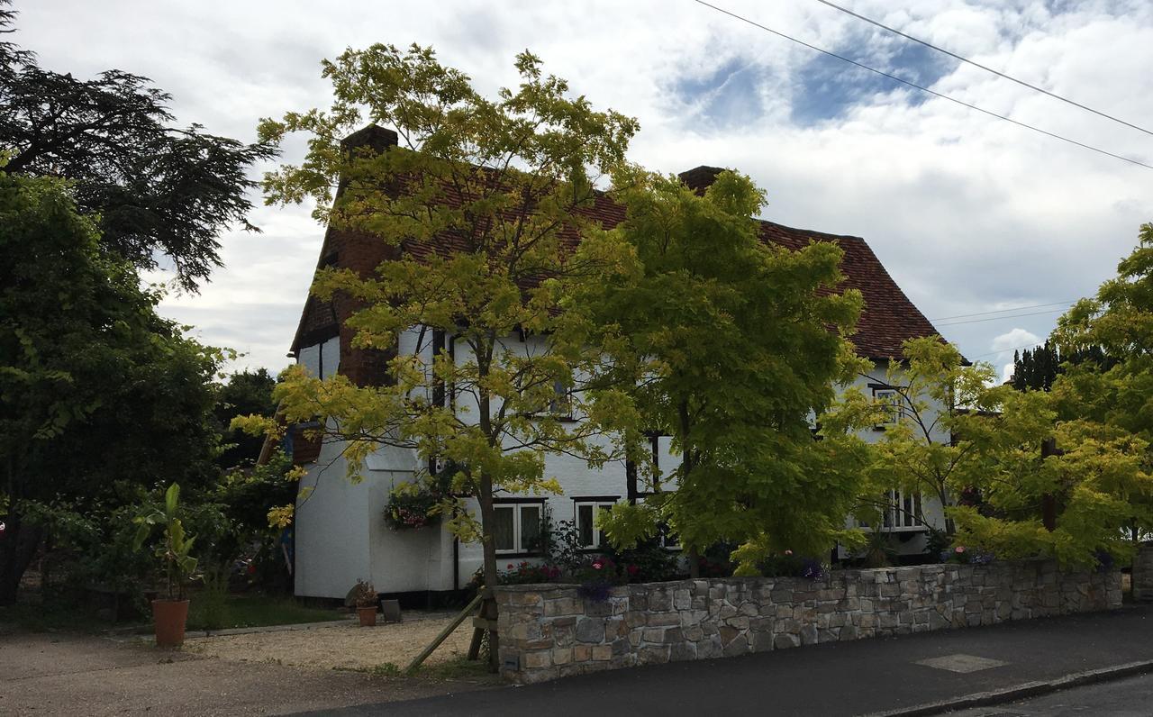 Heathrow Cottages Staines-upon-Thames Esterno foto